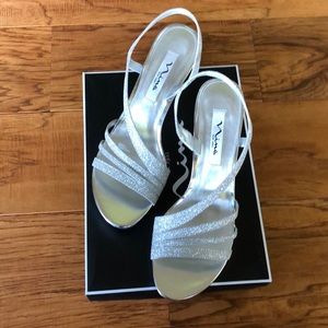 Nina silver glitter sandals size 8 1/2 Brand new!